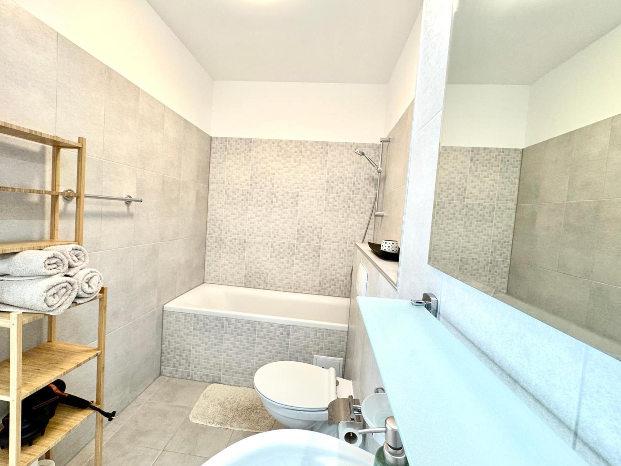 טימישוארה Luca'S Forest Apartment מראה חיצוני תמונה