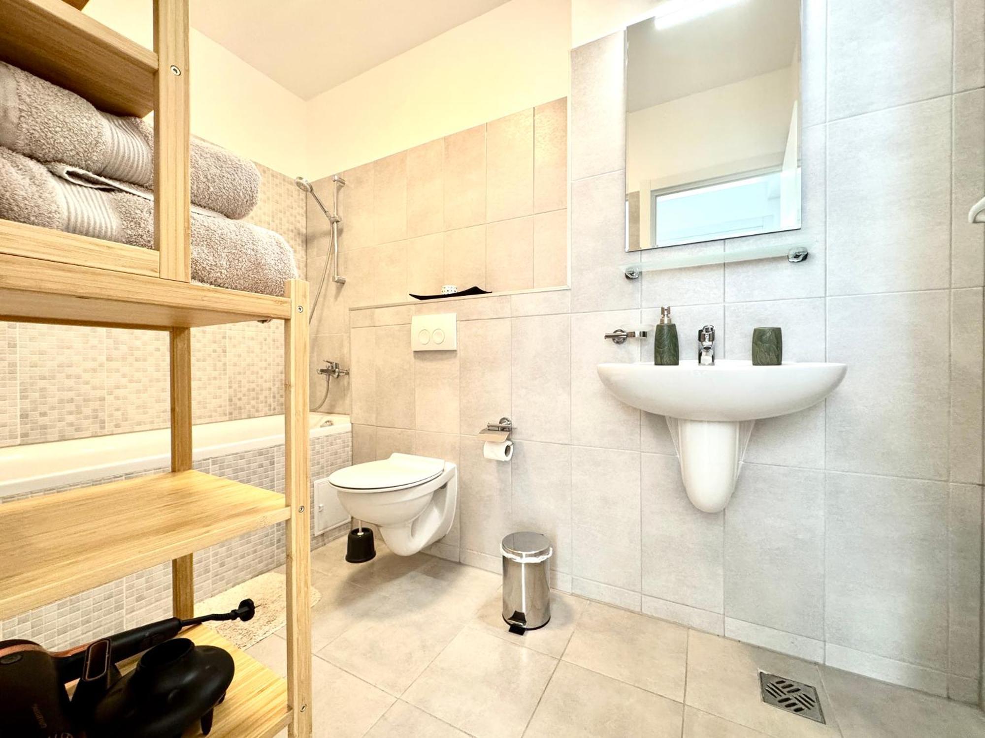 טימישוארה Luca'S Forest Apartment מראה חיצוני תמונה